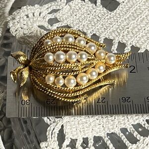 Lisner Gold-Tone & Faux Pearl Leaf Brooch – 2”, Vintage